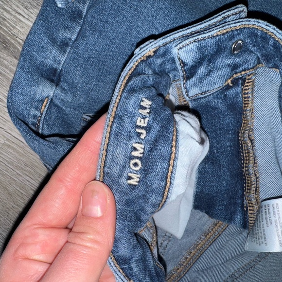 American Eagle Mom Jean Classic Blue Denim - Picture 3 of 6